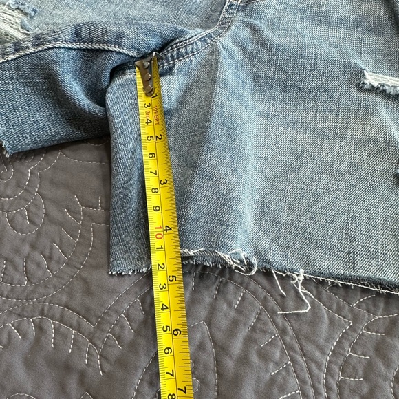Sonoma Maternity Light Wash Distressed Jean Shorts NWT Size 14 Maternity - Picture 10 of 10